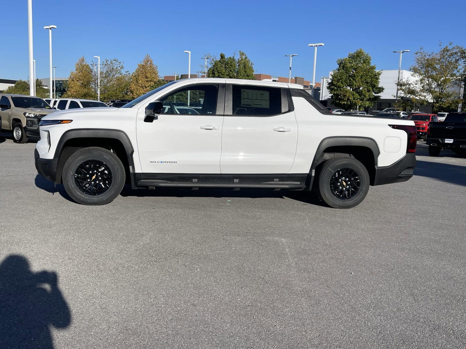 2024 Chevrolet Silverado EV Vehicle Photo in BENTONVILLE, AR 72712-4322