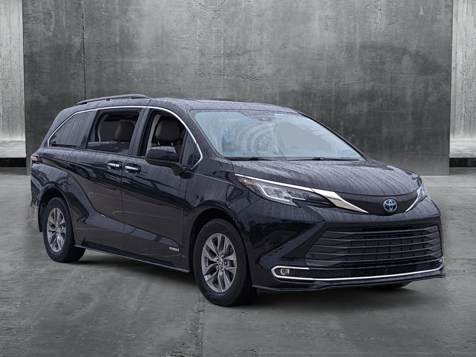 2021 Toyota Sienna Vehicle Photo in Davie, FL 33331