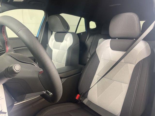 2025 Chevrolet Trax Vehicle Photo in PHOENIX, AZ 85014-3381