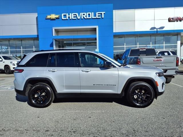 Used 2024 Jeep Grand Cherokee Altitude with VIN 1C4RJHAG6RC162158 for sale in Emporia, VA