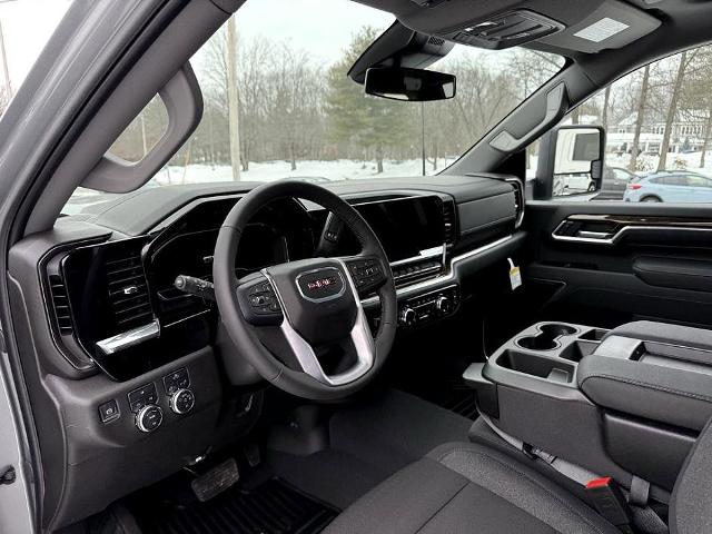 2025 GMC Sierra 2500 HD Vehicle Photo in CHICOPEE, MA 01020-5001