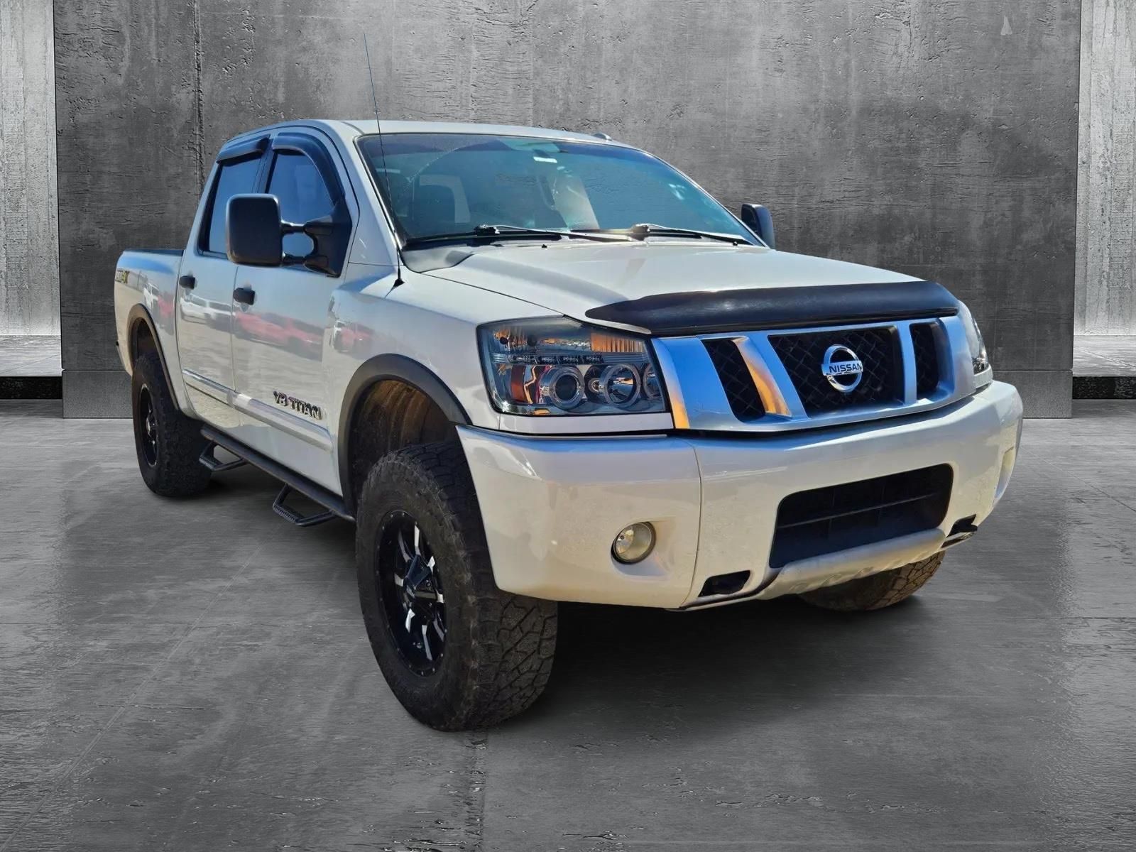 2015 Nissan Titan Vehicle Photo in WACO, TX 76710-2592