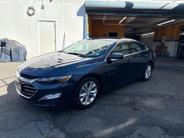 Used 2019 Chevrolet Malibu Hybrid with VIN 1G1ZF5SU5KF196397 for sale in Roslyn, NY