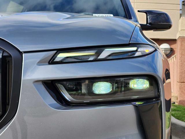 2025 BMW X7 M60i Vehicle Photo in PLANO, TX 75024