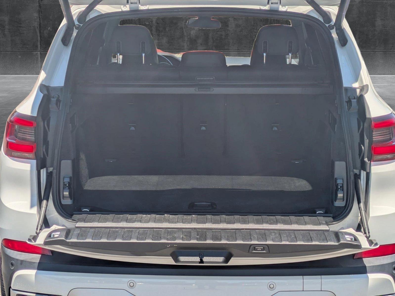 2022 BMW X5 sDrive40i Vehicle Photo in Valencia, CA 91355-1794