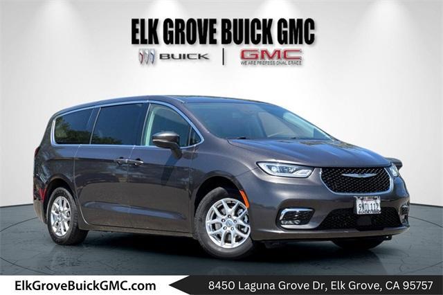 2023 Chrysler Pacifica Vehicle Photo in ELK GROVE, CA 95757-8703