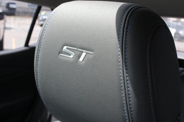 2025 Buick Encore GX Vehicle Photo in AURORA, CO 80012-4011