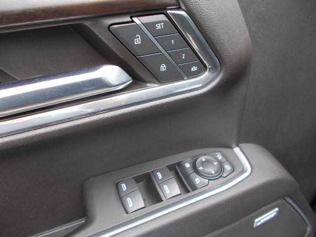 2023 GMC Sierra 1500 Vehicle Photo in LOWELL, MA 01852-4336