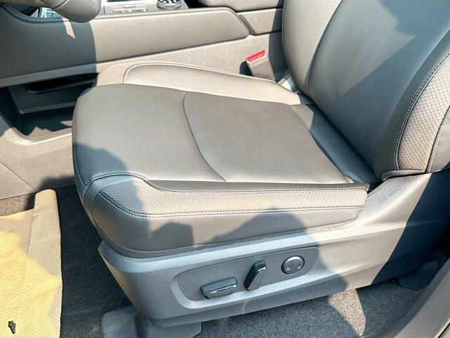 2025 Nissan Pathfinder Vehicle Photo in Flemington, NJ 08822