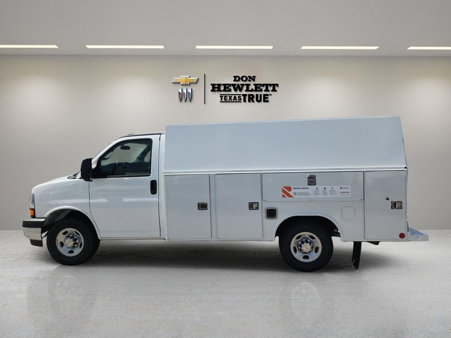2025 Chevrolet Express Cutaway 3500 Vehicle Photo in GEORGETOWN, TX 78626-7508