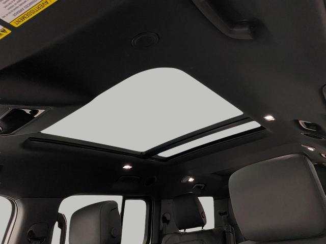 2025 Defender Vehicle Photo in Appleton, WI 54913
