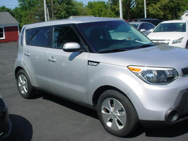 Used 2016 Kia Soul Base with VIN KNDJN2A26G7825527 for sale in Arcanum, OH