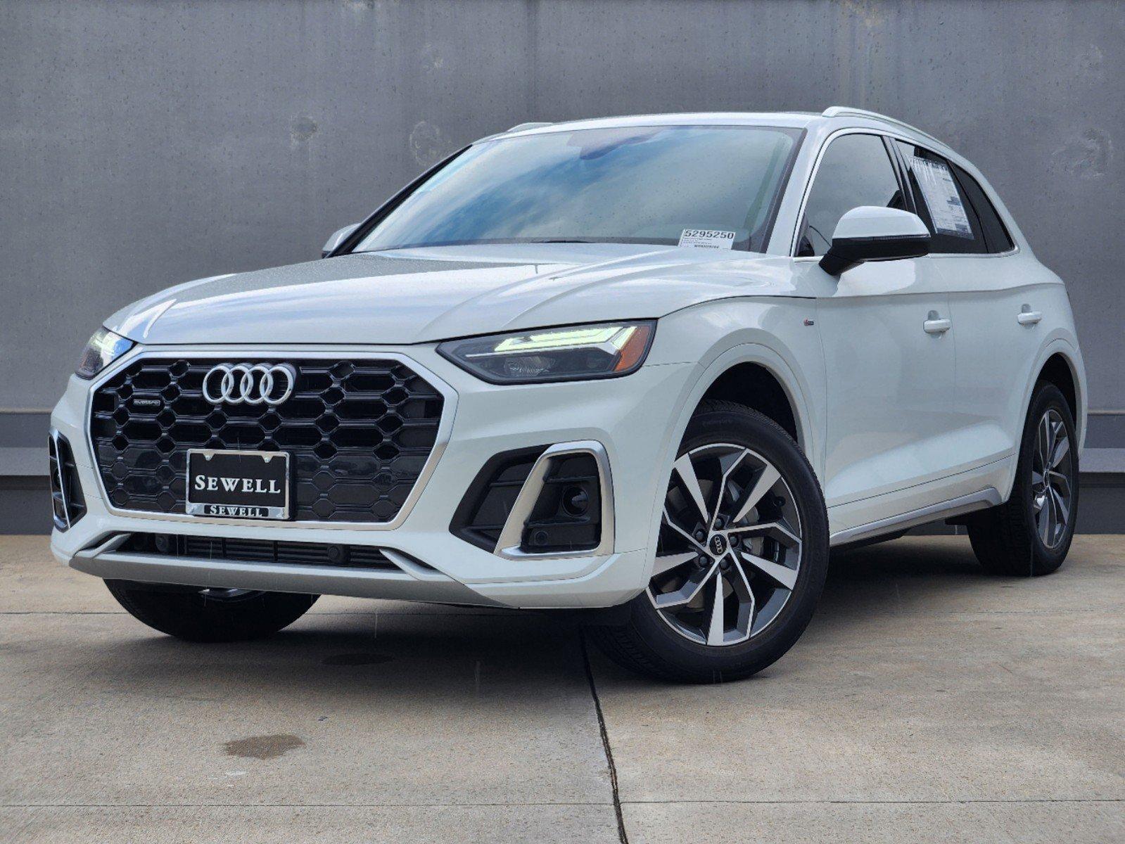 2024 Audi Q5 Vehicle Photo in SUGAR LAND, TX 77478