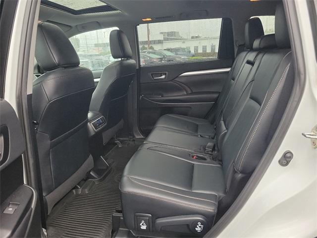 2019 Toyota Highlander Vehicle Photo in New Bloomfield, PA 17068