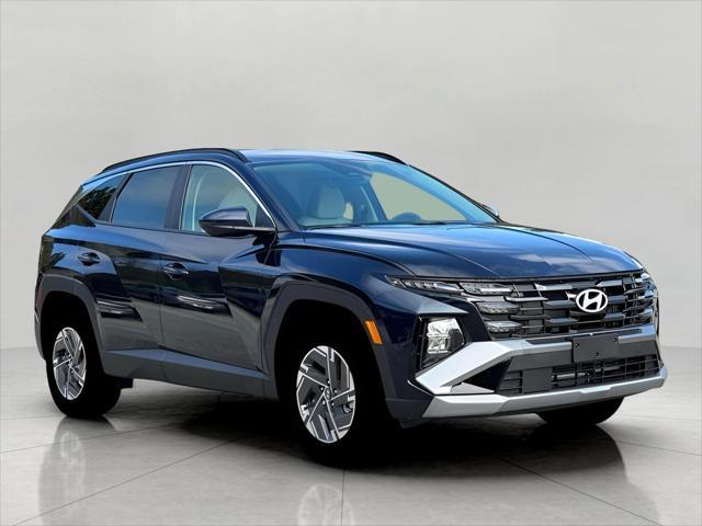 2025 Hyundai TUCSON Hybrid Vehicle Photo in Green Bay, WI 54304