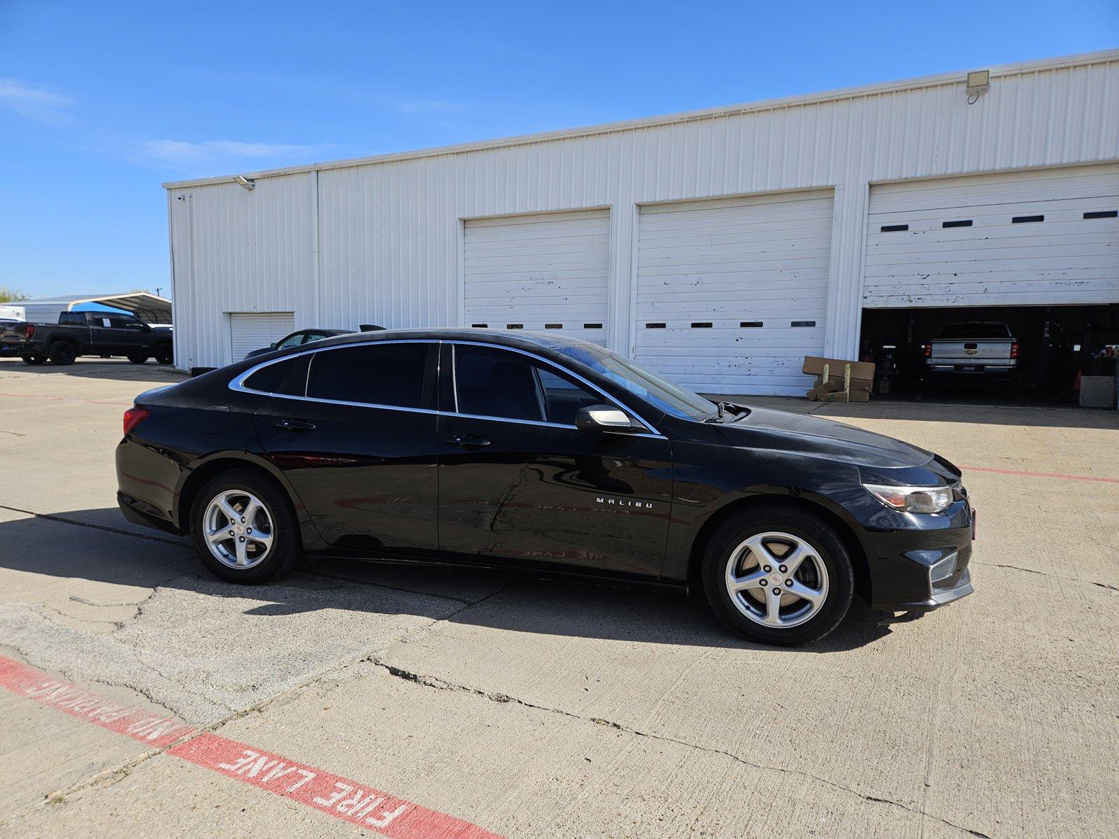 2017 Chevrolet Malibu Vehicle Photo in NORTH RICHLAND HILLS, TX 76180-7199