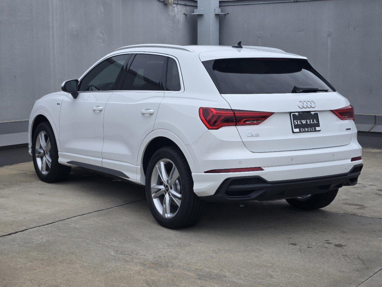 2024 Audi Q3 Vehicle Photo in SUGAR LAND, TX 77478