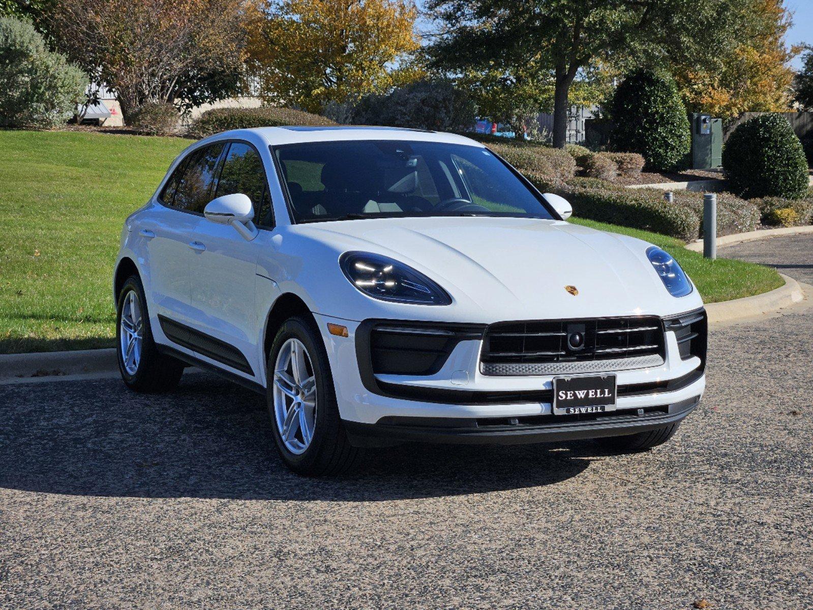 2023 Porsche Macan Vehicle Photo in FORT WORTH, TX 76132