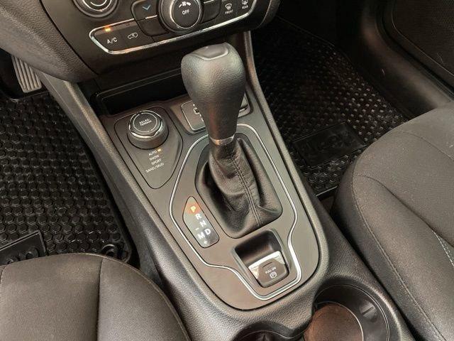 2020 Jeep Cherokee Vehicle Photo in PHOENIX, AZ 85014-3381