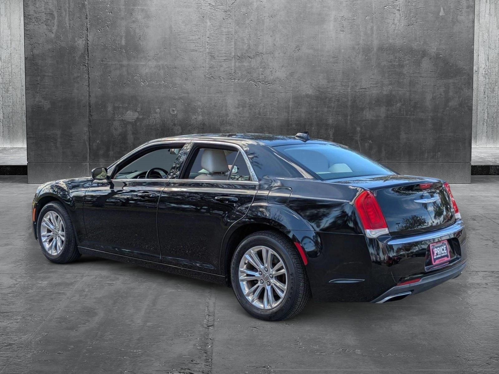 2017 Chrysler 300 Vehicle Photo in Clearwater, FL 33765