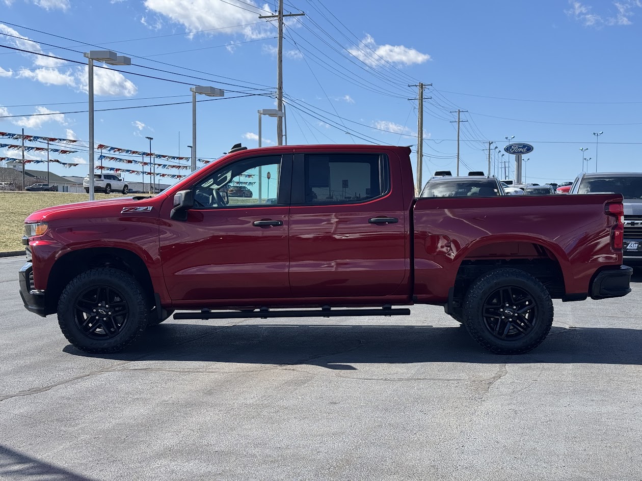 2021 Chevrolet Silverado 1500 Vehicle Photo in BOONVILLE, IN 47601-9633