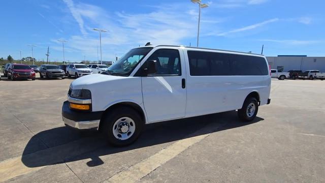 2020 Chevrolet Express Passenger 3500 Vehicle Photo in CROSBY, TX 77532-9157