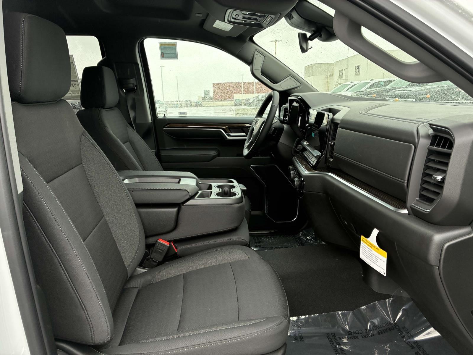 2025 Chevrolet Silverado 1500 Vehicle Photo in LOS ANGELES, CA 90007-3794