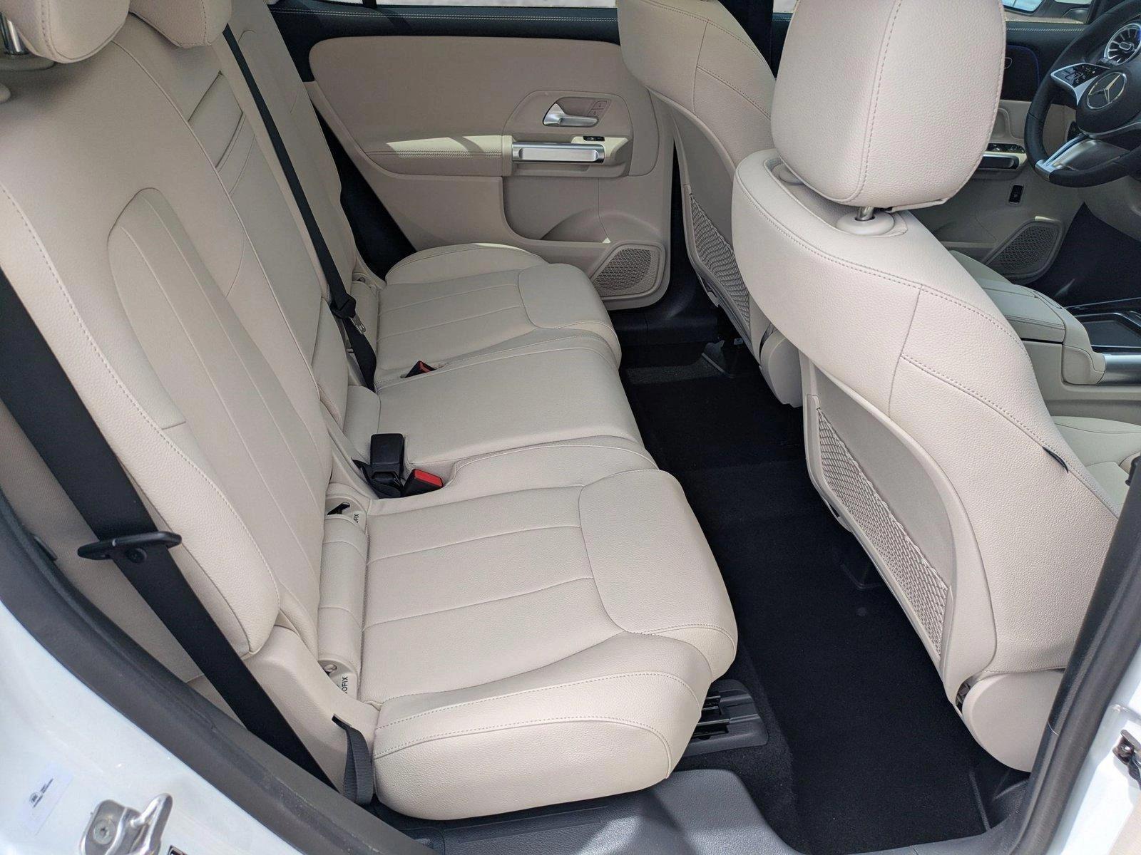 2025 Mercedes-Benz GLB Vehicle Photo in Sarasota, FL 34231