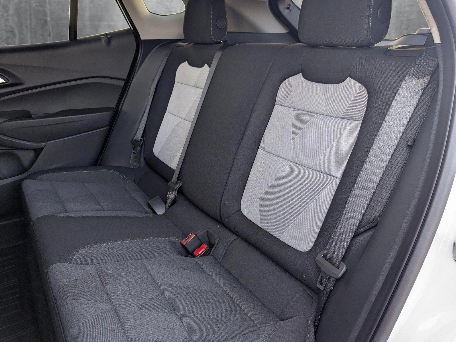 2025 Chevrolet Trax Vehicle Photo in VALENCIA, CA 91355-1705