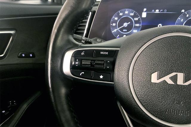 2023 Kia Sportage Vehicle Photo in Lees Summit, MO 64086