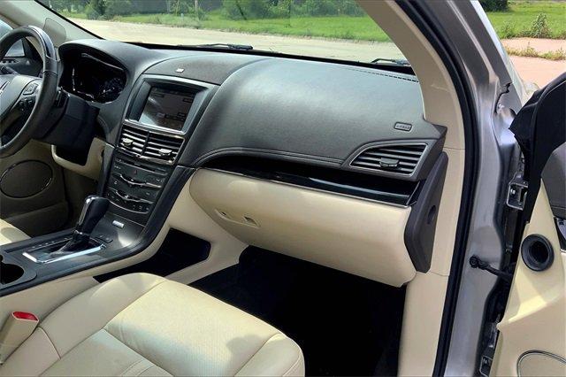 2019 Lincoln MKT Vehicle Photo in TOPEKA, KS 66609-0000
