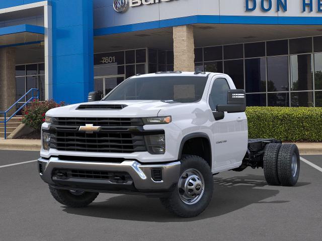 2025 Chevrolet Silverado 3500 HD Chassis Cab Vehicle Photo in GEORGETOWN, TX 78626-7508