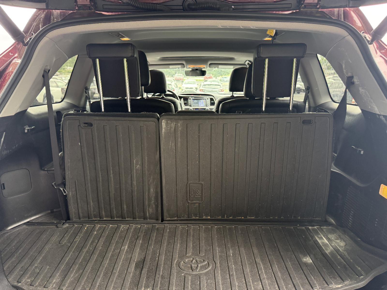 2017 Toyota Highlander Vehicle Photo in Harrisburg, PA 17111