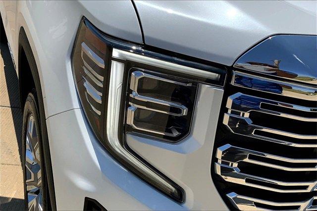 2022 GMC Sierra 1500 Vehicle Photo in TOPEKA, KS 66609-0000