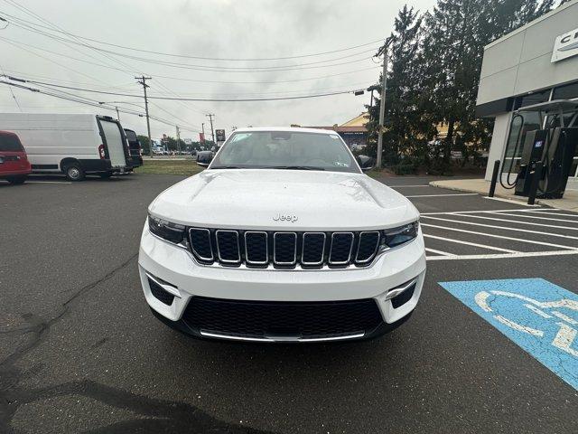 2025 Jeep Grand Cherokee Vehicle Photo in Doylsetown, PA 18901