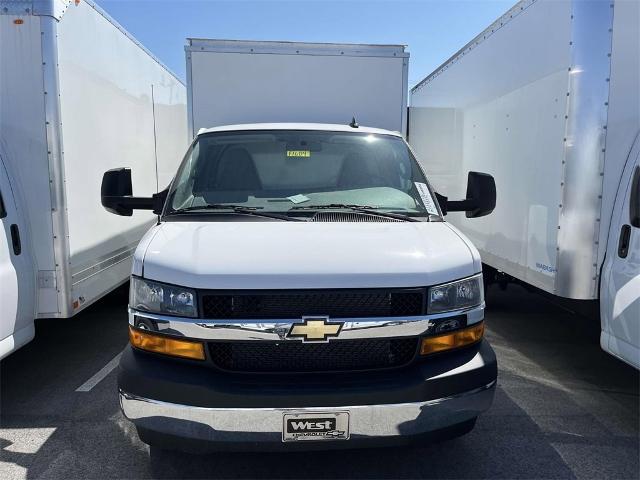 2023 Chevrolet Express Cutaway 3500 Vehicle Photo in ALCOA, TN 37701-3235