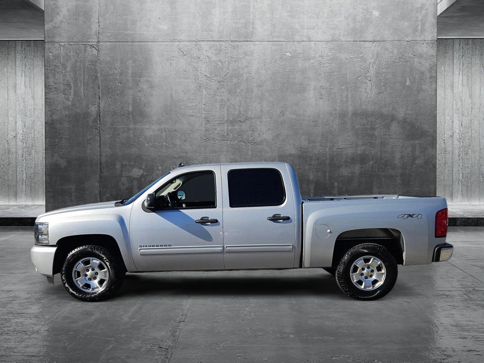 2011 Chevrolet Silverado 1500 Vehicle Photo in GILBERT, AZ 85297-0446