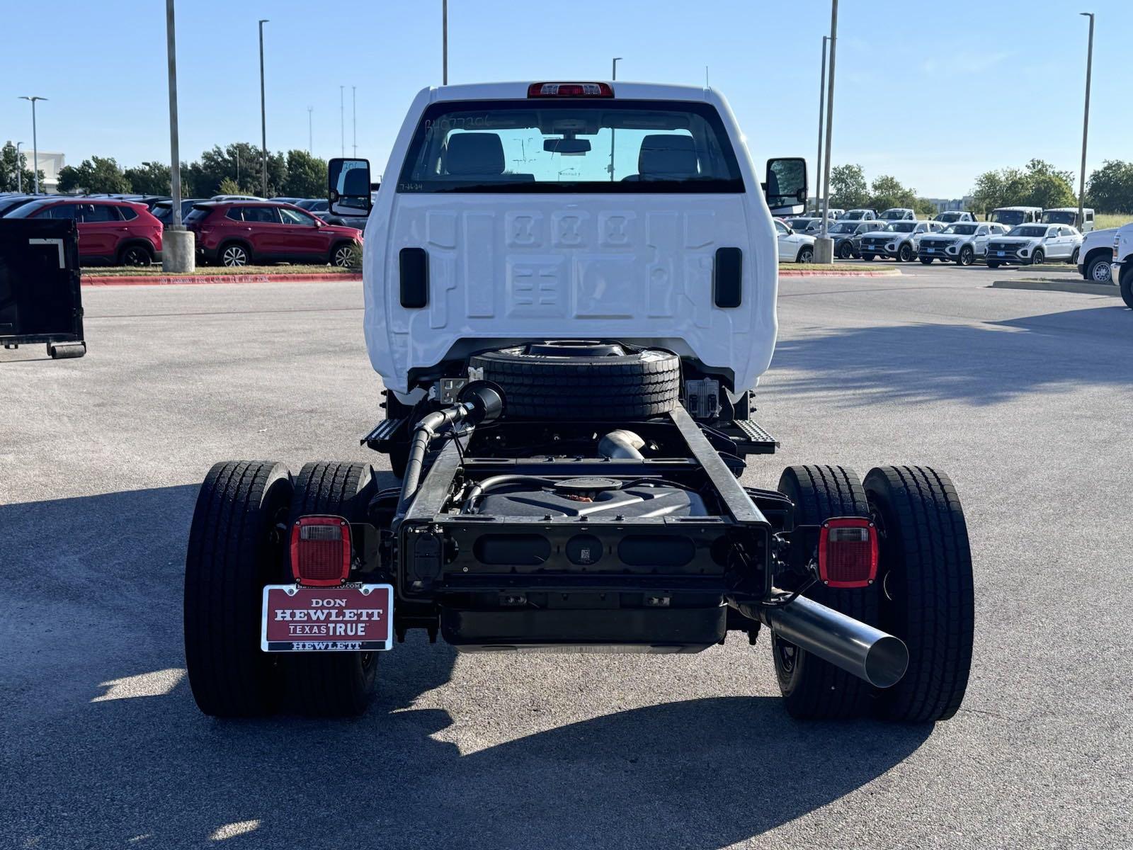 2024 Chevrolet Silverado 5500 HD Vehicle Photo in GEORGETOWN, TX 78626-7508