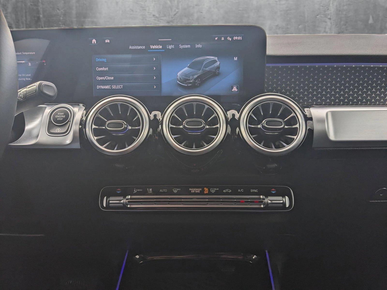 2025 Mercedes-Benz GLB Vehicle Photo in MIAMI, FL 33172-3015