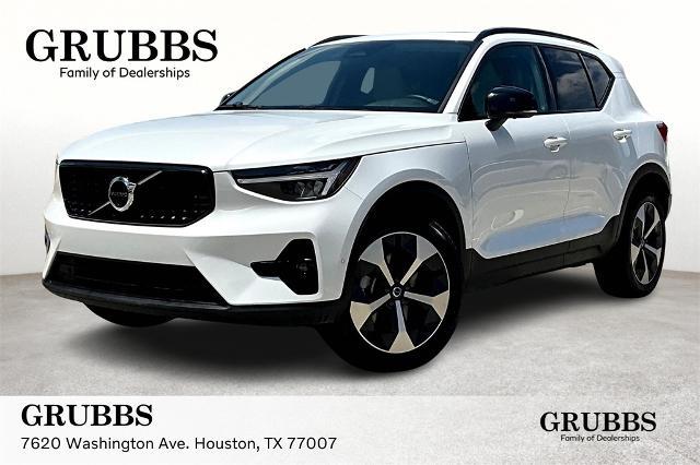 2025 Volvo XC40 Vehicle Photo in Houston, TX 77007