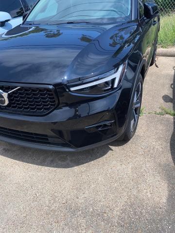 2025 Volvo XC40 Vehicle Photo in Houston, TX 77007