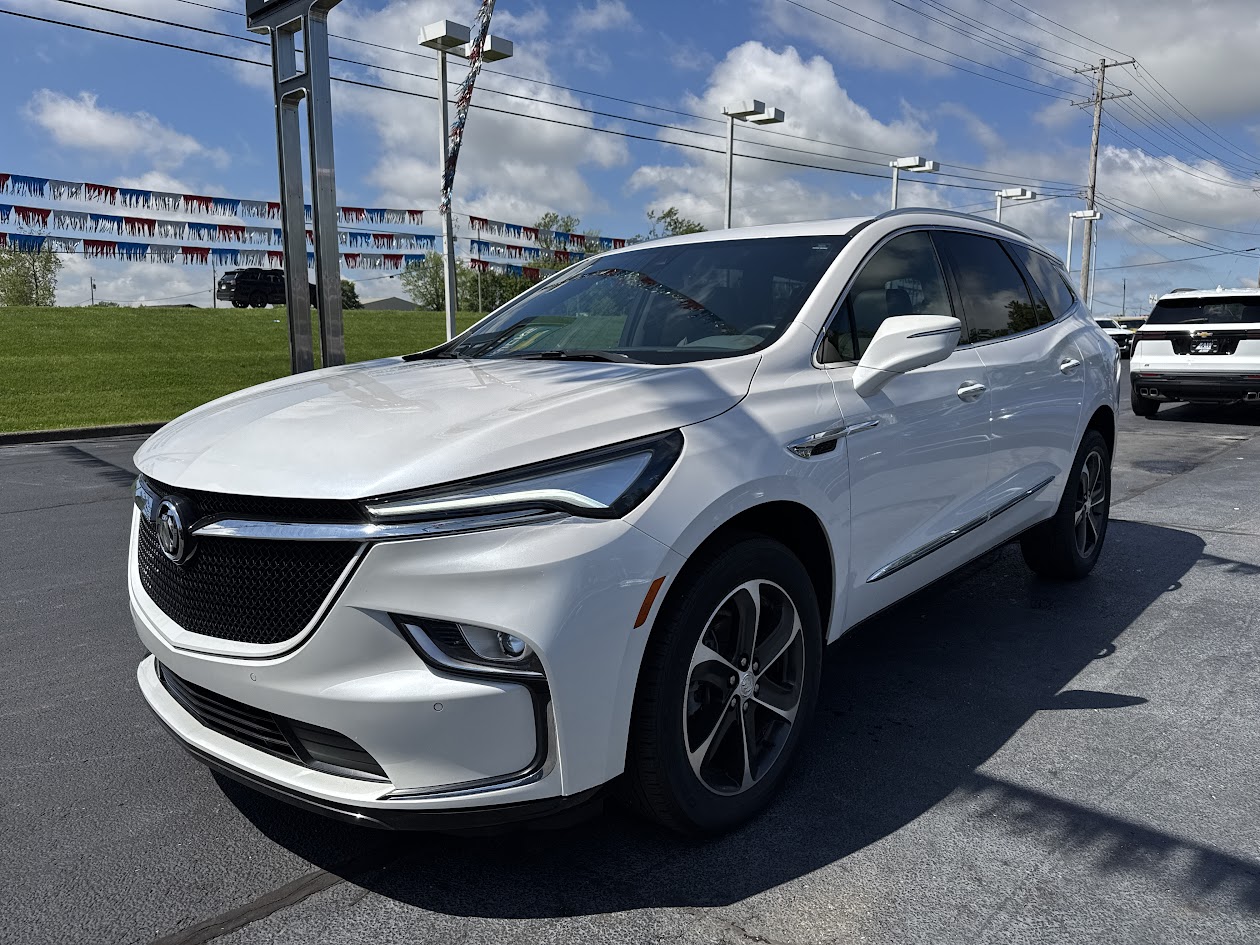 2022 Buick Enclave Vehicle Photo in BOONVILLE, IN 47601-9633