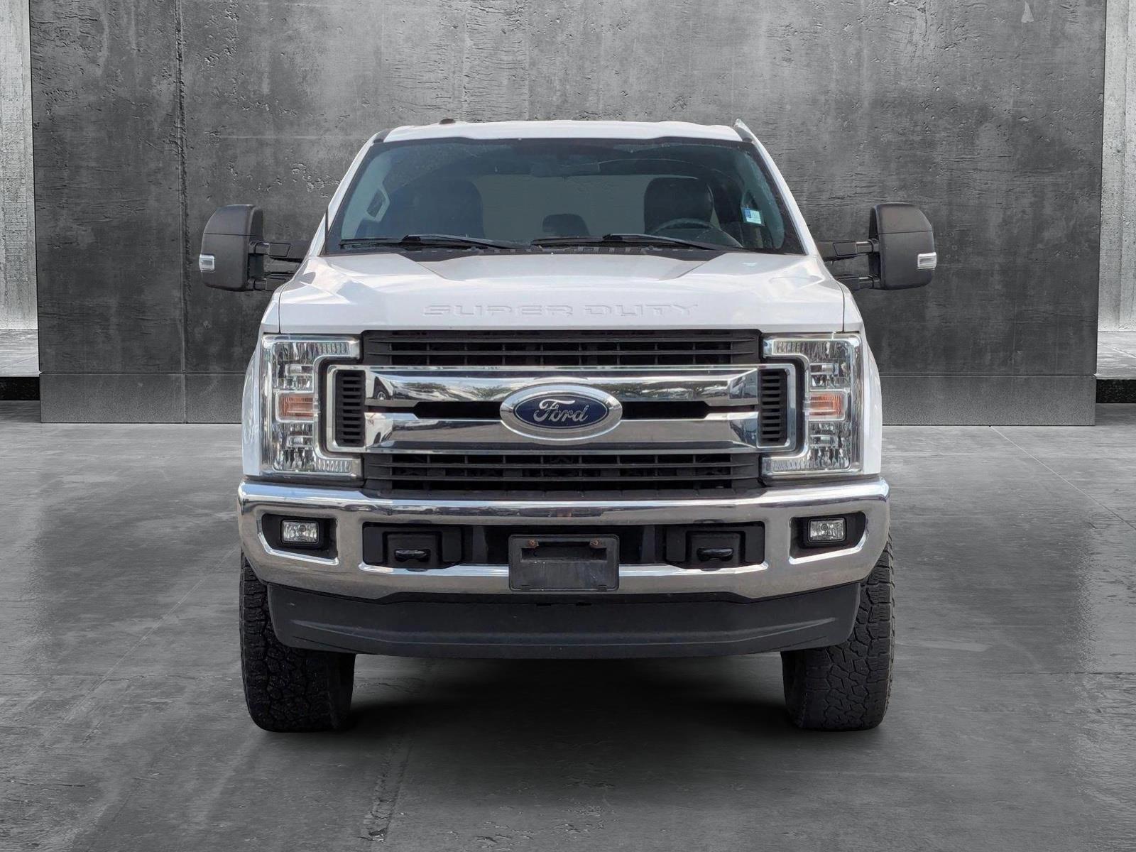 2017 Ford Super Duty F-250 SRW Vehicle Photo in St. Petersburg, FL 33713