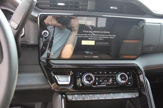 2025 GMC Sierra 2500 HD Vehicle Photo in Greenville, TX 75402
