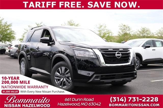 2025 Nissan Pathfinder Vehicle Photo in Hazelwood, MO 63042
