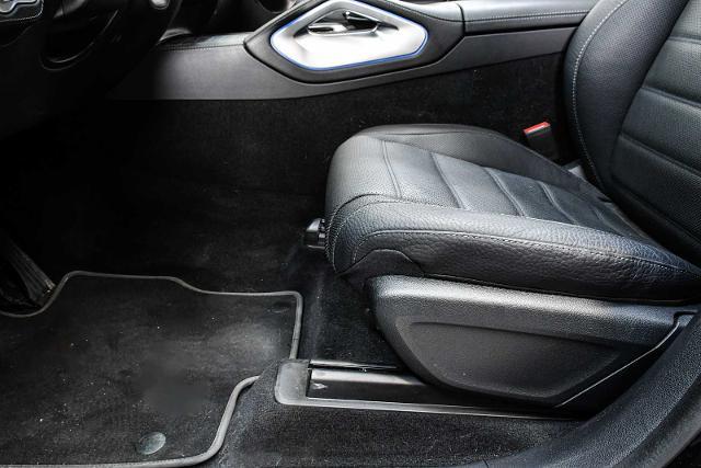 2025 Mercedes-Benz GLE Vehicle Photo in DALLAS, TX 75235
