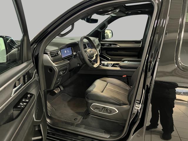 2025 Jeep Wagoneer Vehicle Photo in Oshkosh, WI 54901