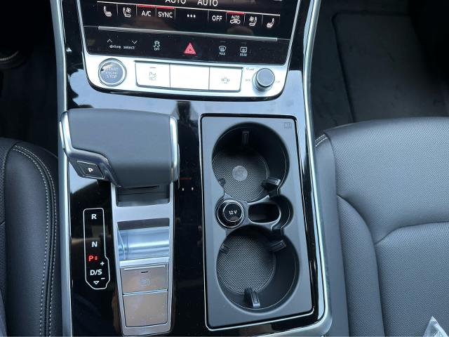 2025 Audi Q7 Vehicle Photo in HOUSTON, TX 77090