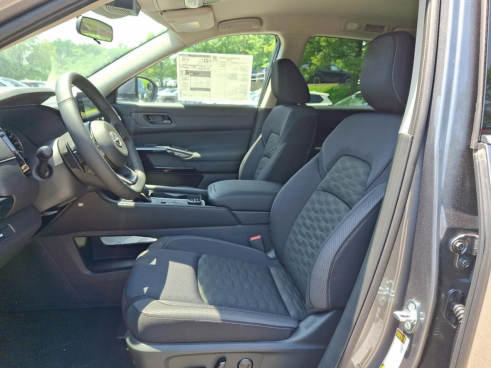 2025 Nissan Pathfinder Vehicle Photo in Jenkintown, PA 19046