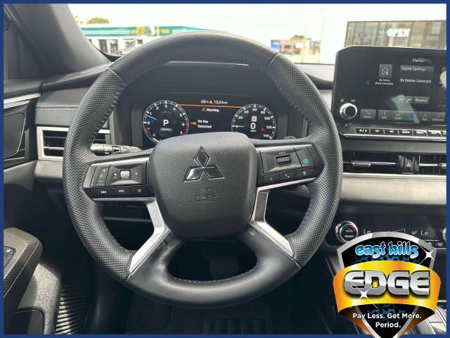 2023 Mitsubishi Outlander Vehicle Photo in Roslyn, NY 11576